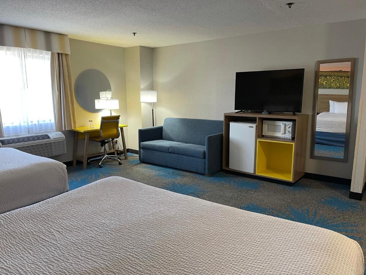 Days Inn By Wyndham Colby Extérieur photo