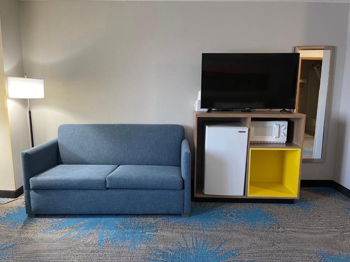 Days Inn By Wyndham Colby Extérieur photo