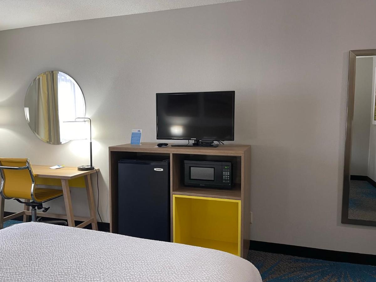 Days Inn By Wyndham Colby Extérieur photo