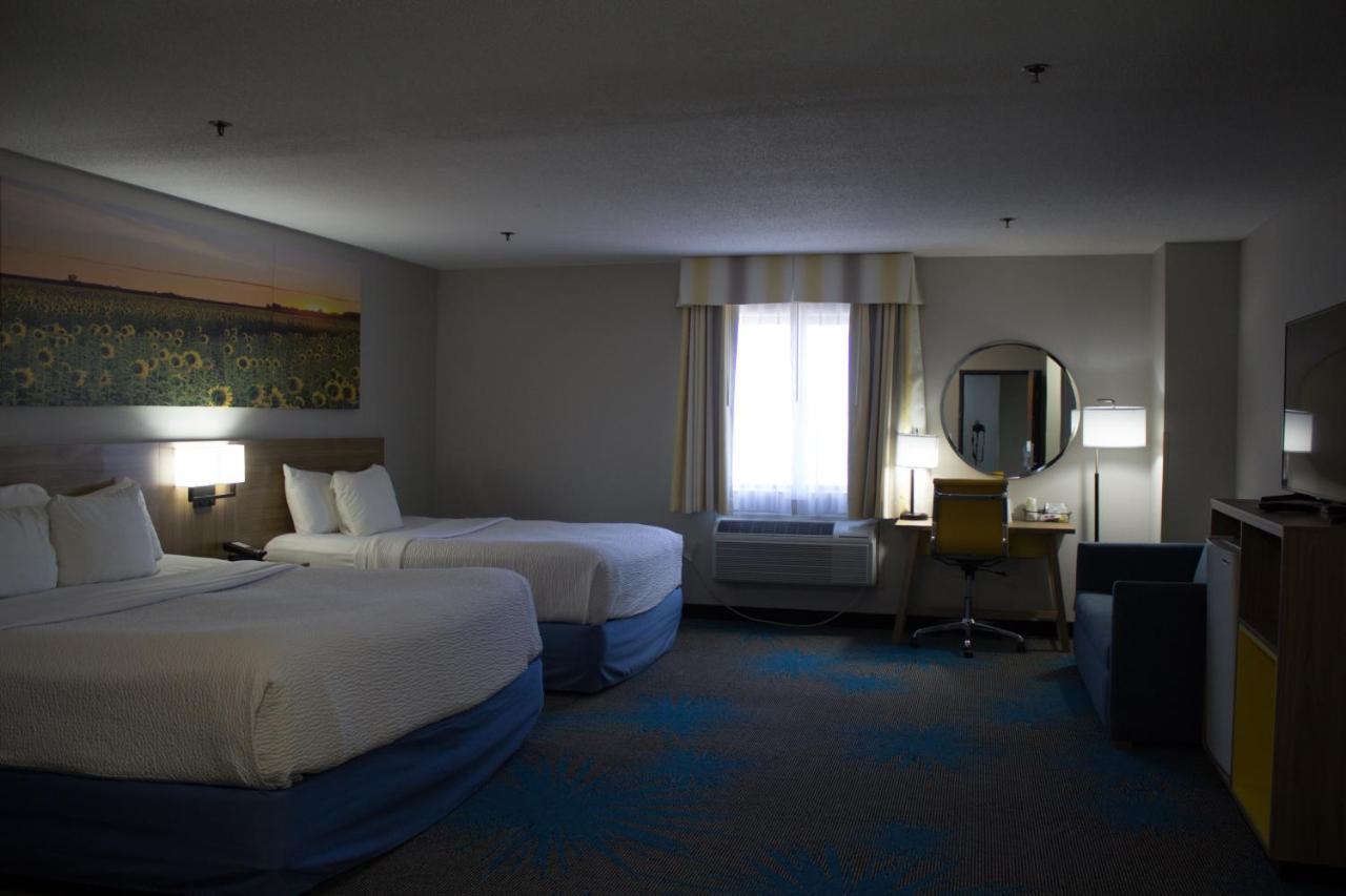 Days Inn By Wyndham Colby Extérieur photo