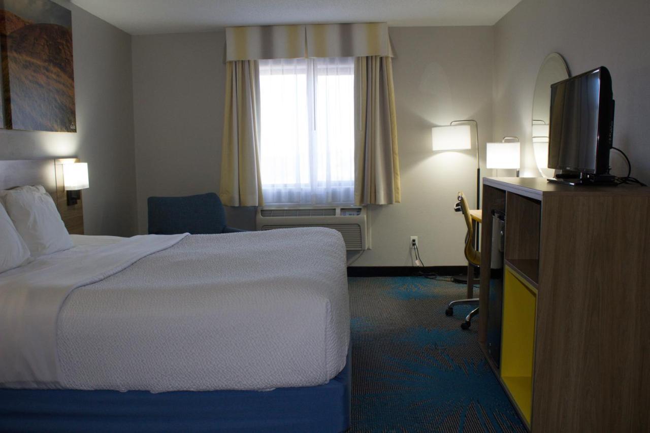 Days Inn By Wyndham Colby Extérieur photo
