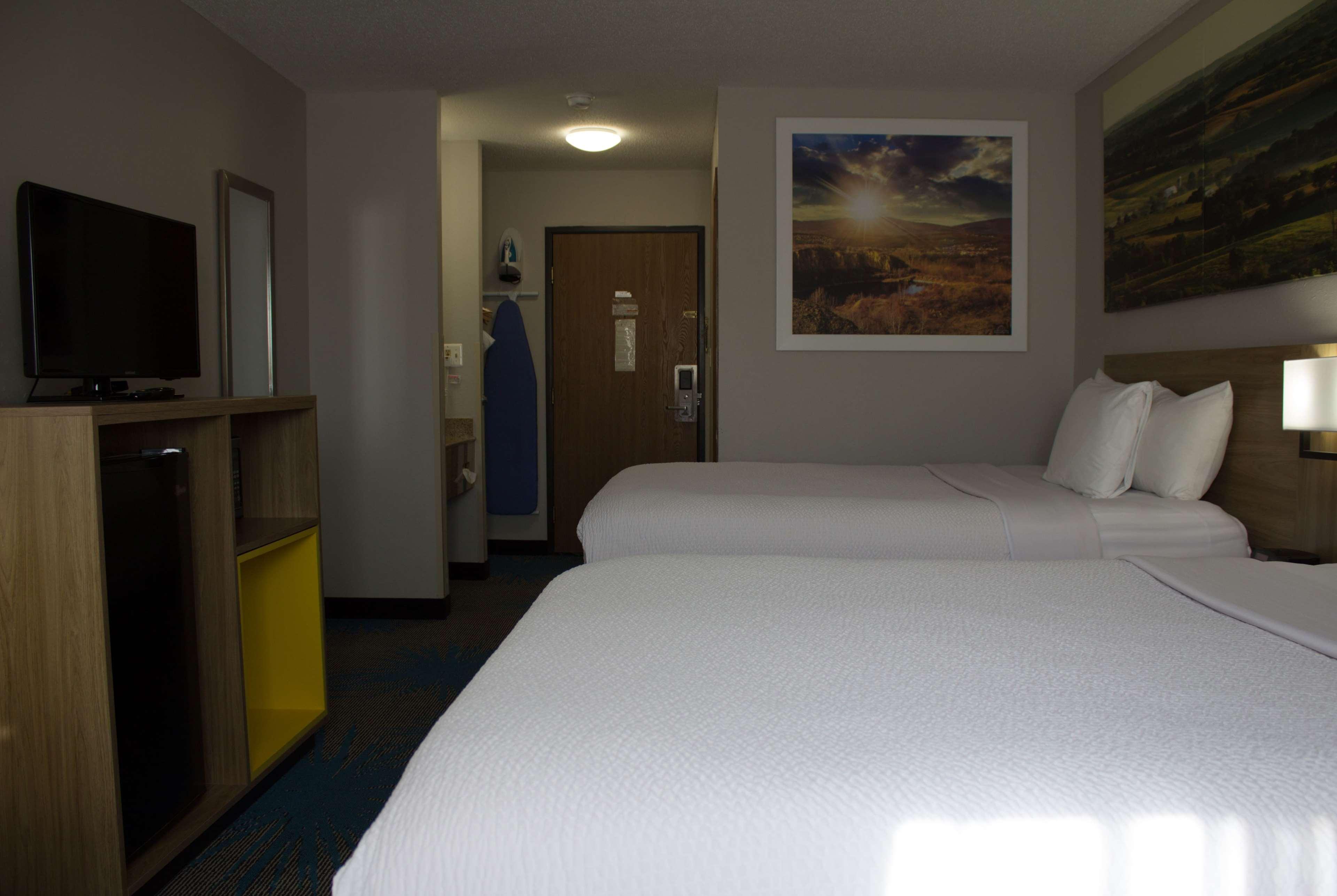 Days Inn By Wyndham Colby Extérieur photo