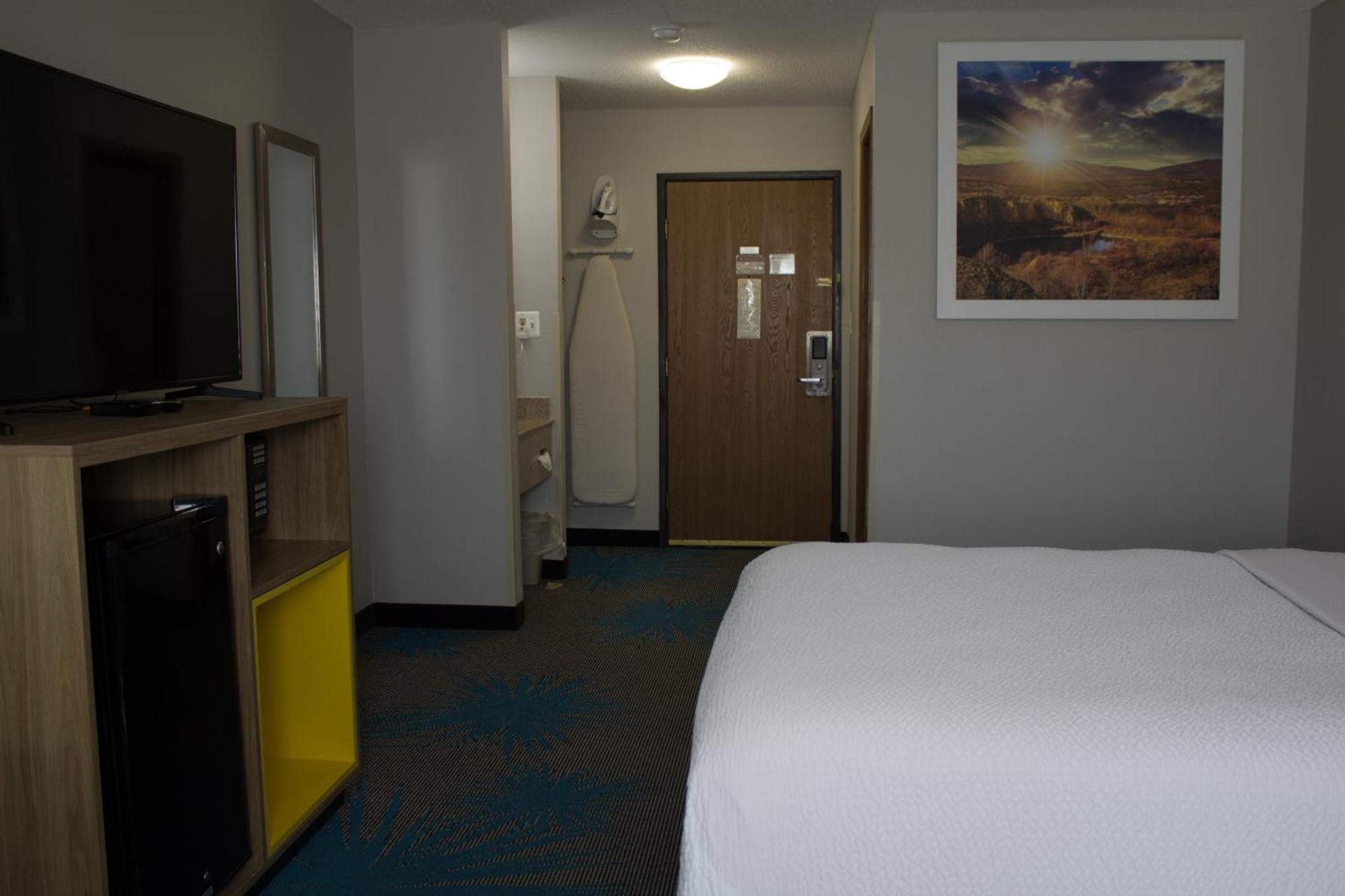 Days Inn By Wyndham Colby Extérieur photo