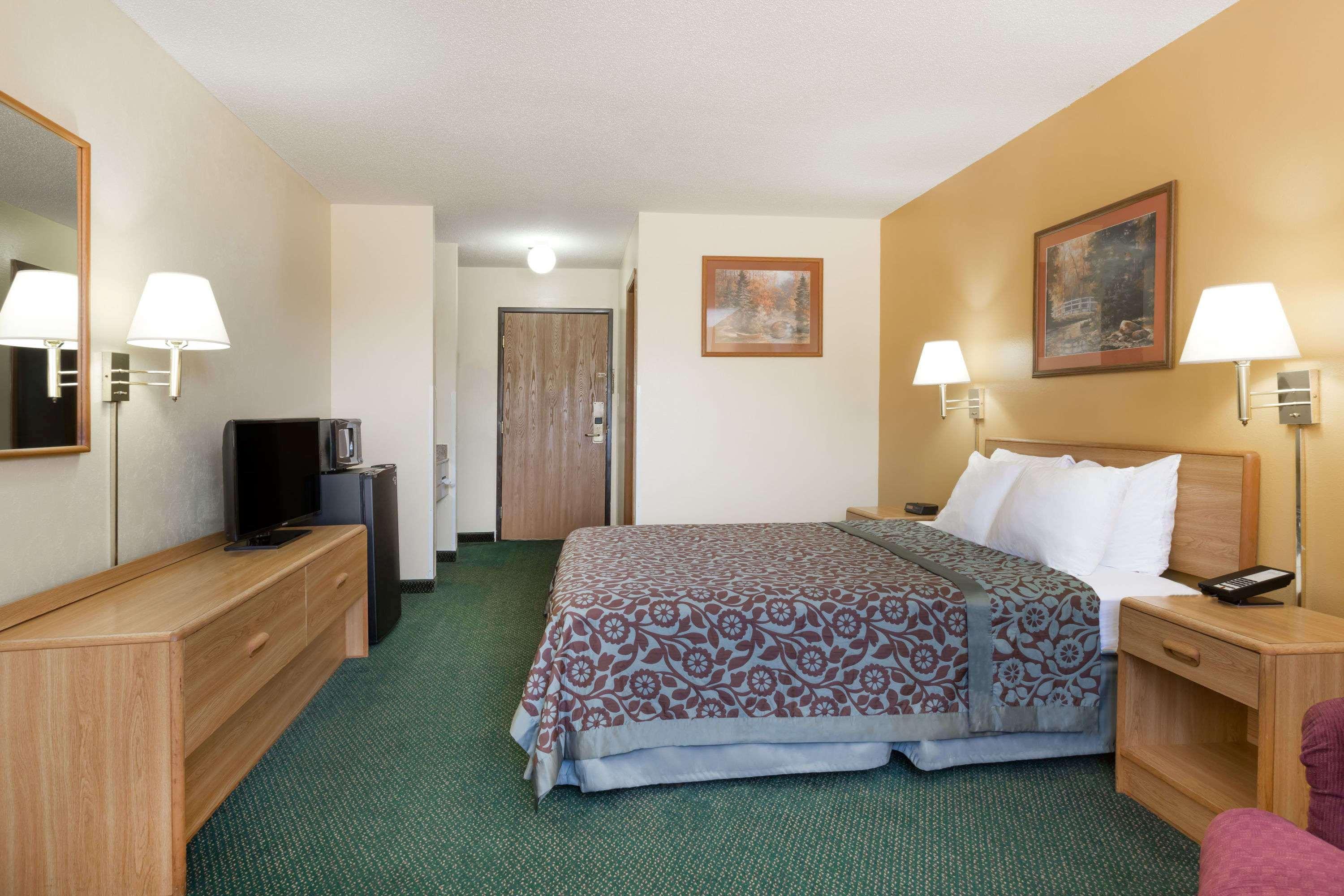 Days Inn By Wyndham Colby Extérieur photo
