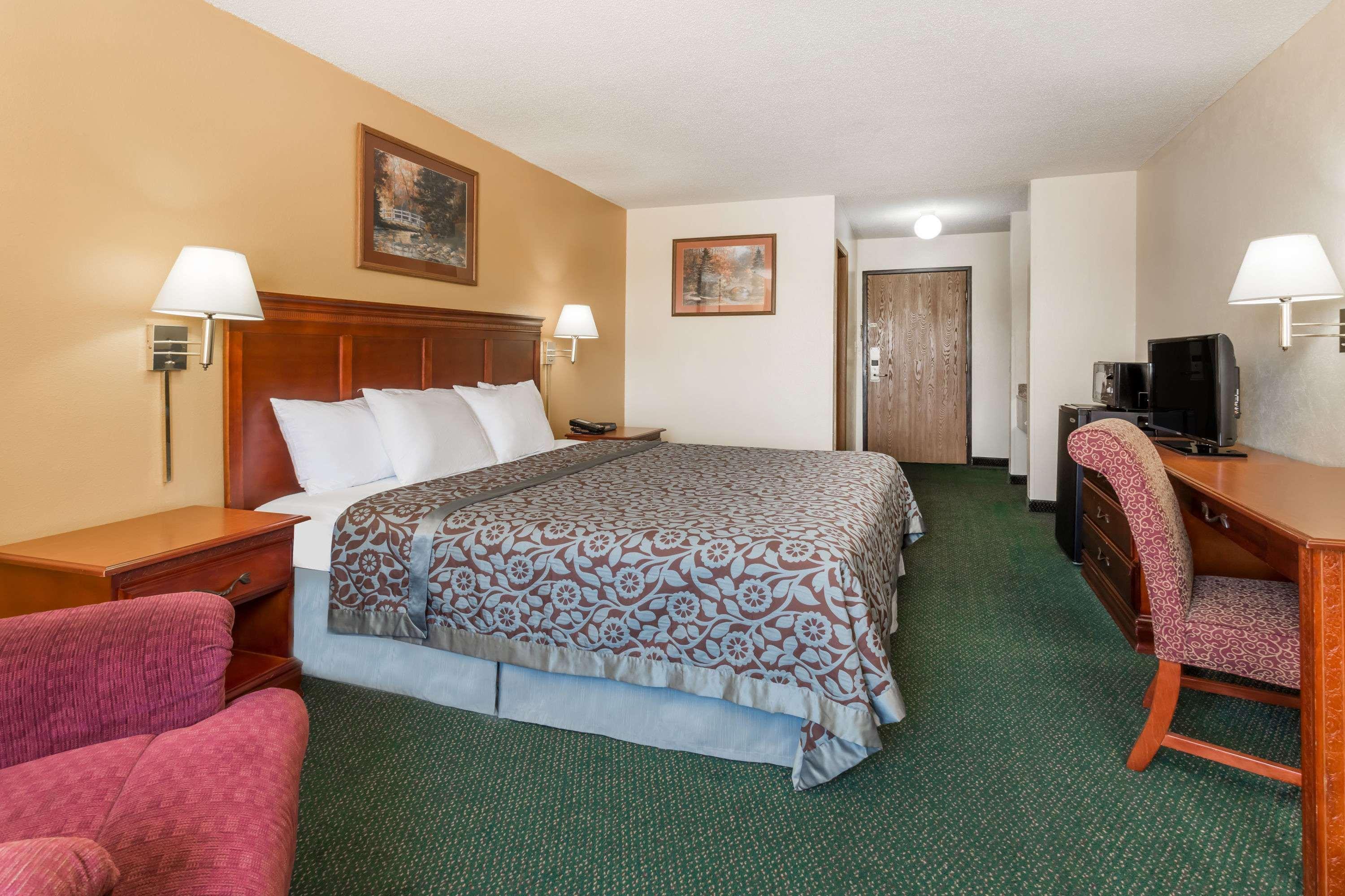 Days Inn By Wyndham Colby Extérieur photo