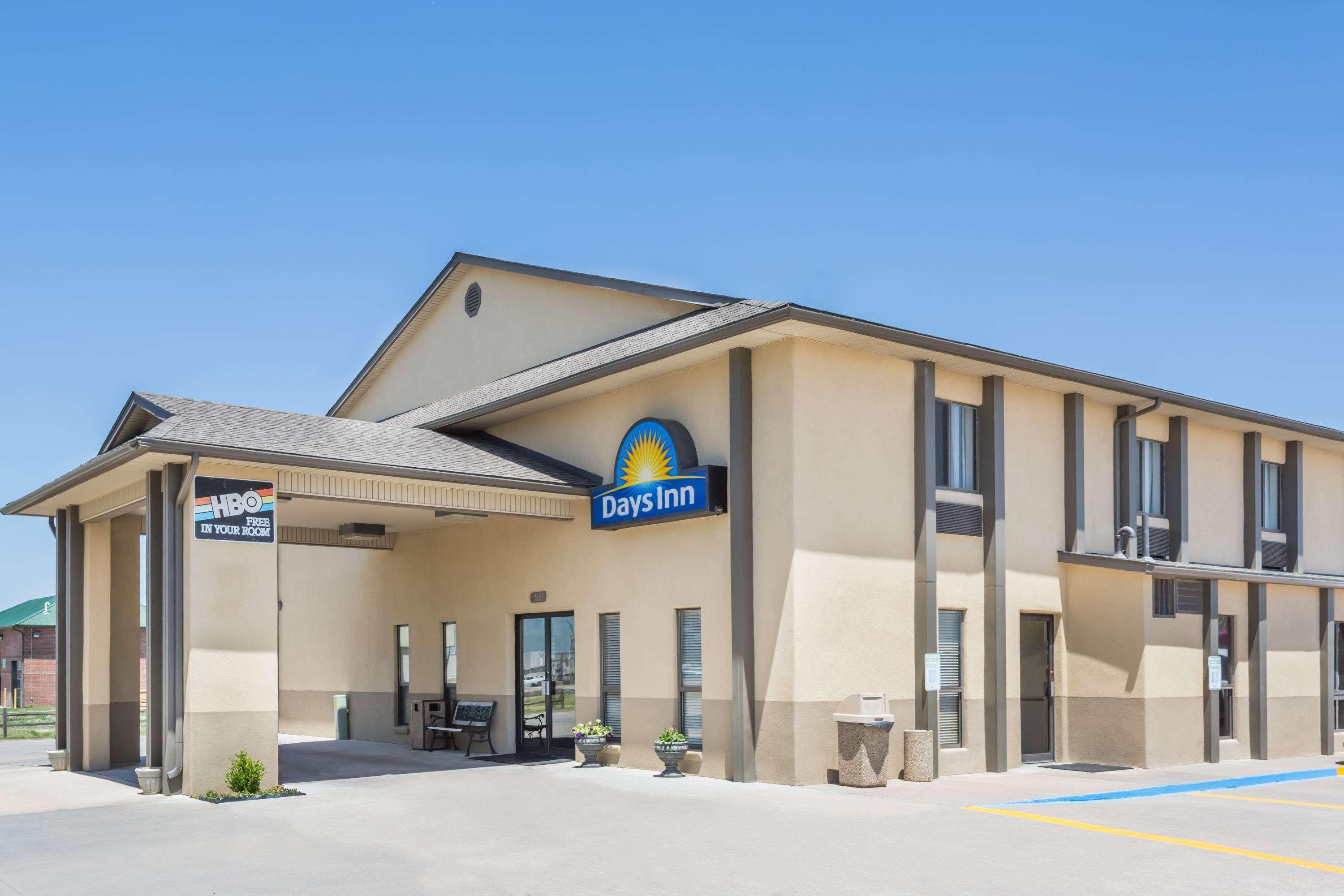 Days Inn By Wyndham Colby Extérieur photo