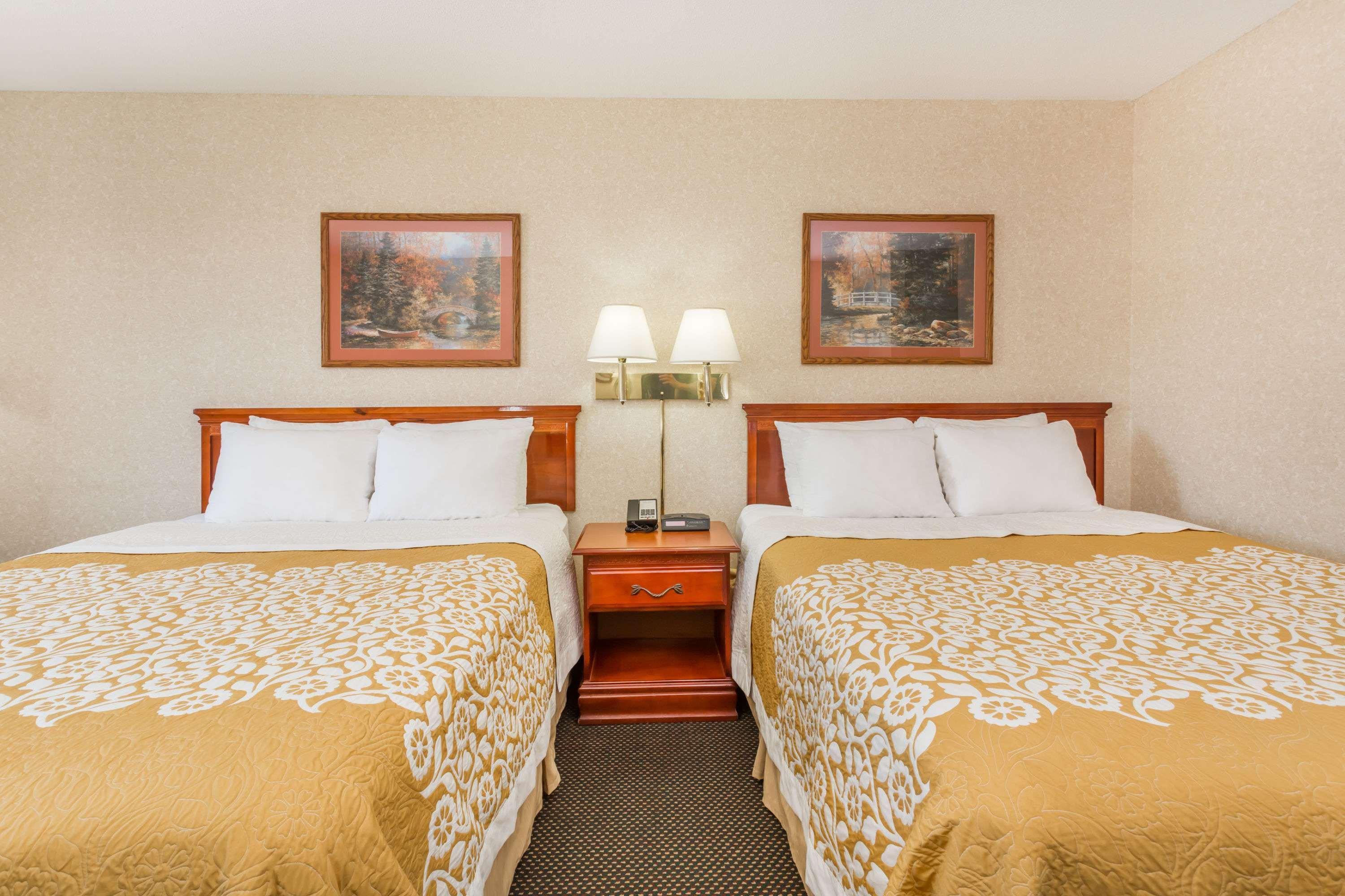 Days Inn By Wyndham Colby Extérieur photo